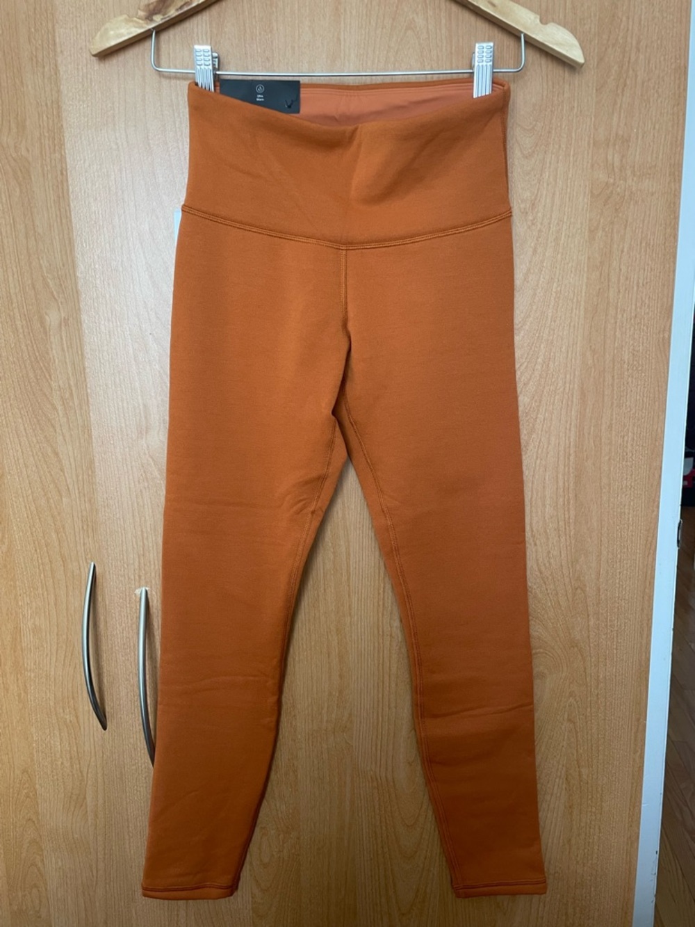 Aritzia Sno Form Orange Leggings size S